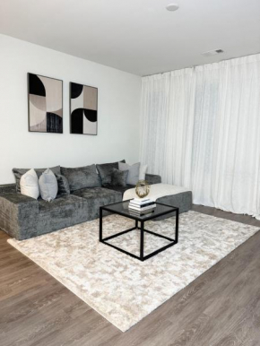 Luxury 2BR Close To Downtown